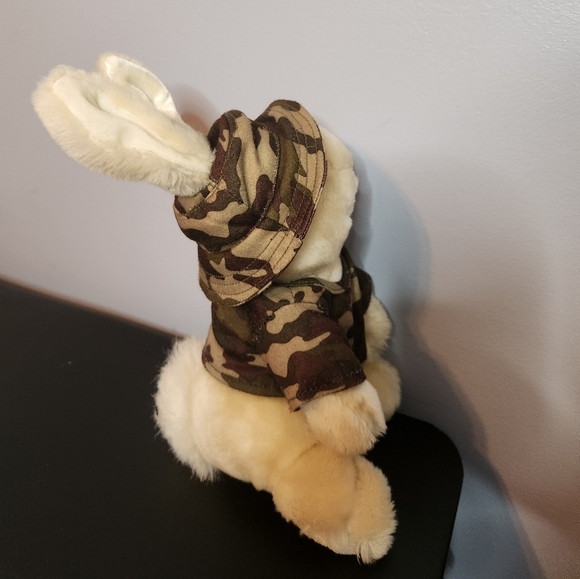 DanDee Cream Bunny Rabbit Camo Shirt/Hat Collectors Choice Pink Nose - Picture 2 of 8